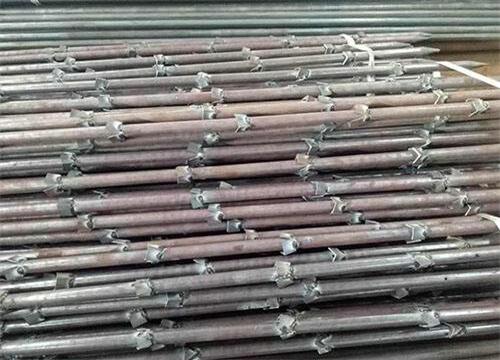 九所镇隧道钢花管